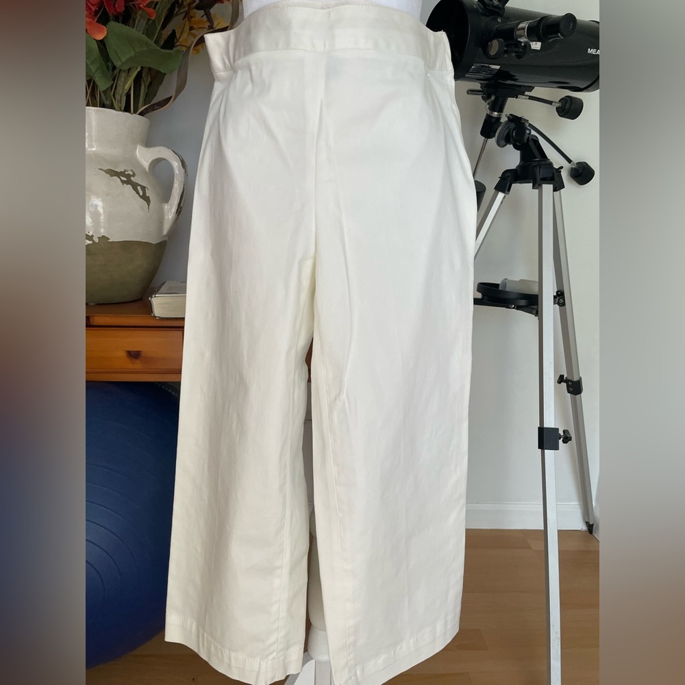 Liz Claiborne Audra White Capris